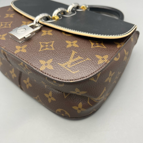 Louis Vuitton Chain It PM Monogram Brown