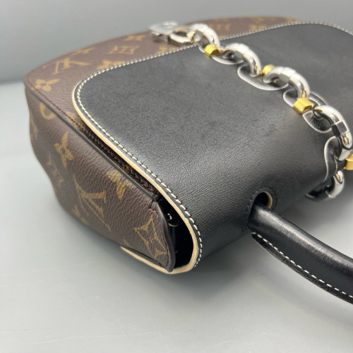 Louis Vuitton Chain It PM Monogram Brown