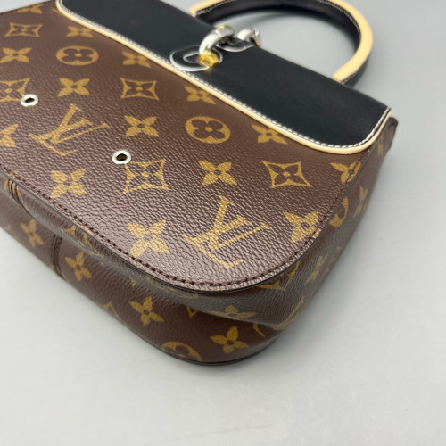 Louis Vuitton Chain It PM Monogram Brown