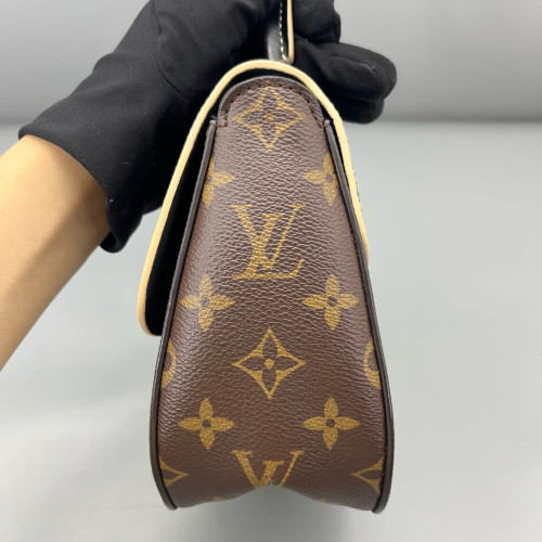 Louis Vuitton Chain It PM Monogram Brown