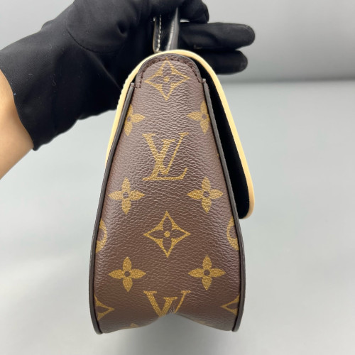 Louis Vuitton Chain It PM Monogram Brown