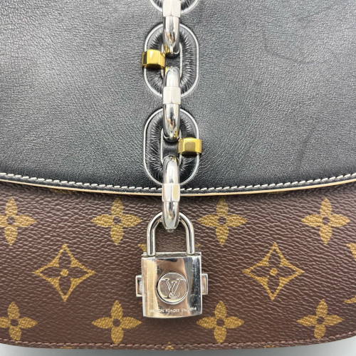 Louis Vuitton Chain It PM Monogram Brown