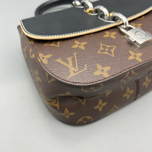 Louis Vuitton Chain It PM Monogram Brown