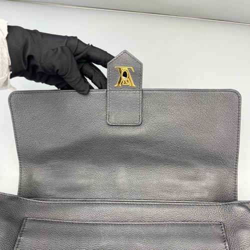 Louis Vuitton Messenger Calfskin Black