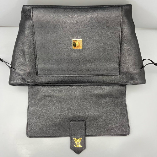Louis Vuitton Messenger Calfskin Black