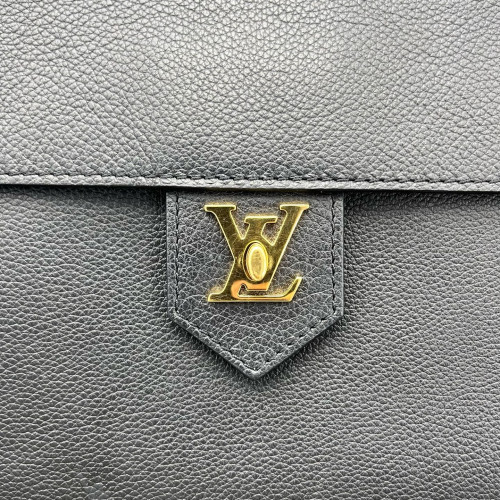 Louis Vuitton Messenger Calfskin Black