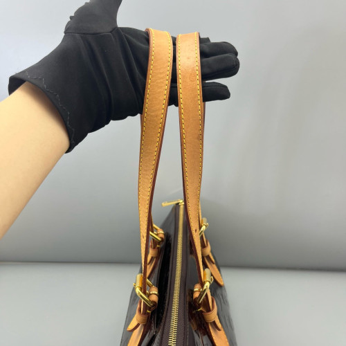 Louis Vuitton Shoulder Bag Vernis Amarante