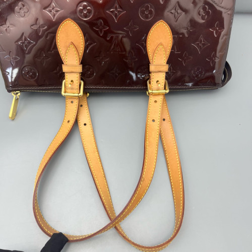 Louis Vuitton Shoulder Bag Vernis Amarante