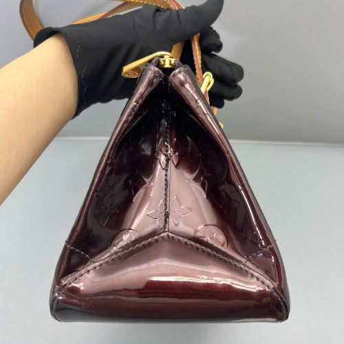 Louis Vuitton Shoulder Bag Vernis Amarante