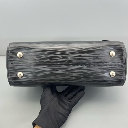 Louis Vuitton Cluny Mm Epi Black