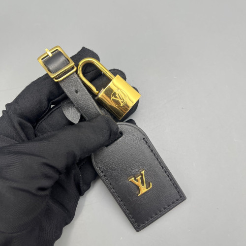 Louis Vuitton City Steamer MM Calfskin Black