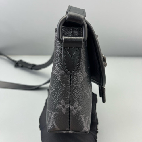 Louis Vuitton Messenger Monogram Eclipse Black