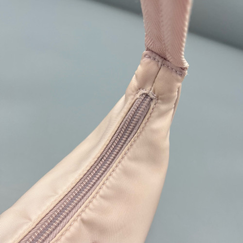 Prada Re-Edition 2005 Shoulder Bag Nylon Light Pink