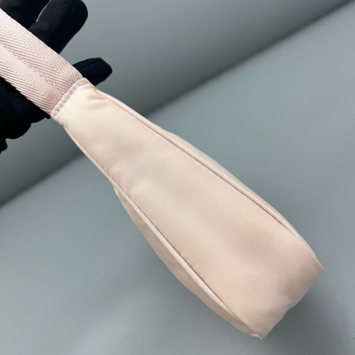 Prada Re-Edition 2005 Shoulder Bag Nylon Light Pink