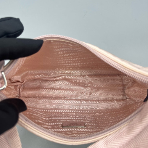 Prada Re-Edition 2005 Shoulder Bag Nylon Light Pink