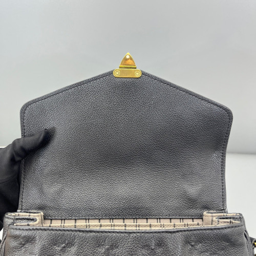Louis Vuitton Pochette Metis Calfskin Monogram Empreinte Black Louis Vuitton Pochette Metis Calfskin Monogram Empreinte Black