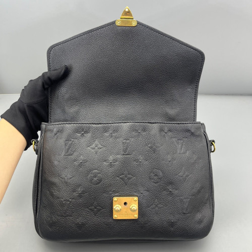 Louis Vuitton Pochette Metis Calfskin Monogram Empreinte Black Louis Vuitton Pochette Metis Calfskin Monogram Empreinte Black