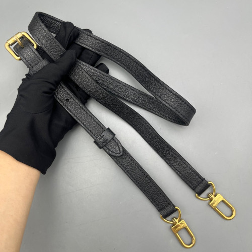 Louis Vuitton Pochette Metis Calfskin Monogram Empreinte Black Louis Vuitton Pochette Metis Calfskin Monogram Empreinte Black
