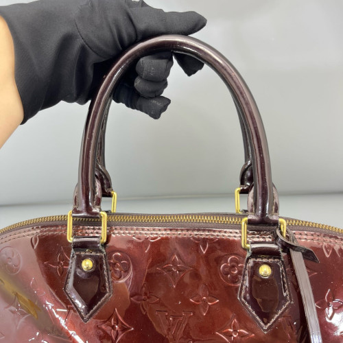 Louis Vuitton Alma GM Vernis Amarante