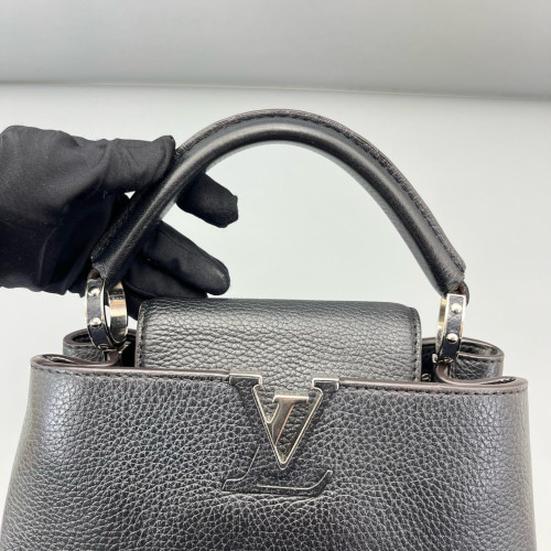 Louis Vuitton Capucines BB Cuir Black