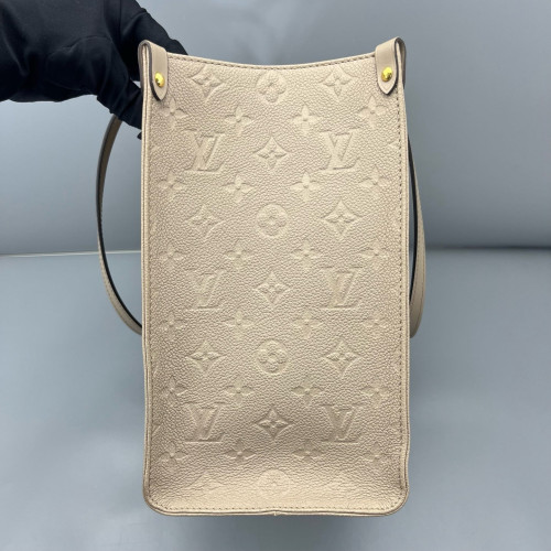 Louis Vuitton Onthego MM Monogram Empreinte Giant Grey Louis Vuitton Onthego MM Monogram Empreinte Giant Grey