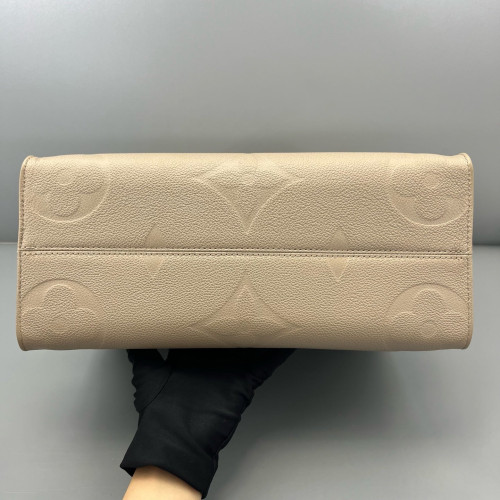 Louis Vuitton Onthego MM Monogram Empreinte Giant Grey Louis Vuitton Onthego MM Monogram Empreinte Giant Grey