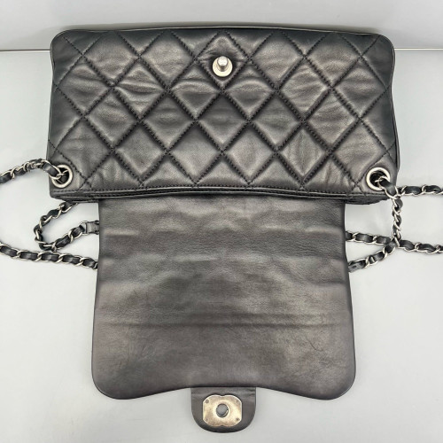 Chanel Quilted Crossbody Bag Calfskin Black