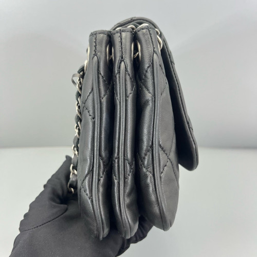 Chanel Quilted Crossbody Bag Calfskin Black