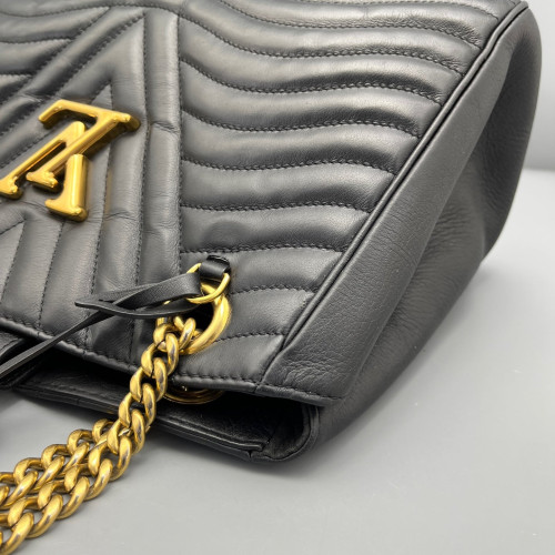 Louis Vuitton New Wave Tote Calfskin Black