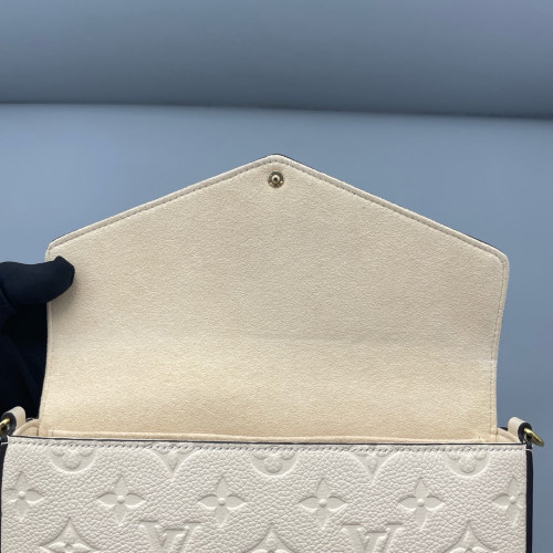 Louis Vuitton Pochette Felicie Chain Wallet Monogram Empreinte White