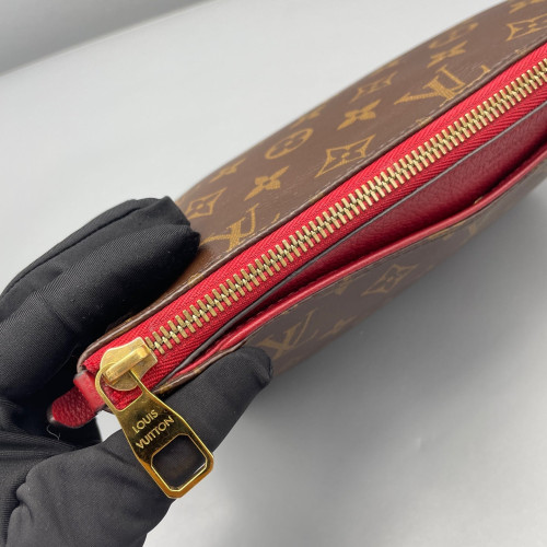 Louis Vuitton Clutch Monogram Brown