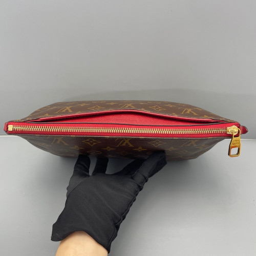 Louis Vuitton Clutch Monogram Brown