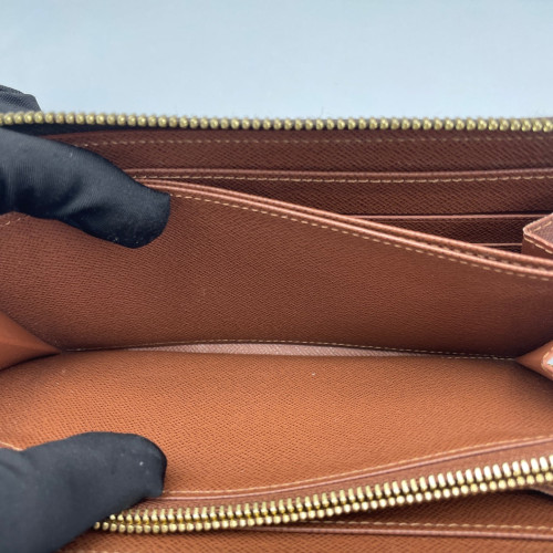 Louis Vuitton Clemence Walle Monogram Brown