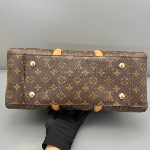 Louis Vuitton Soufflot MM Monogram Brown