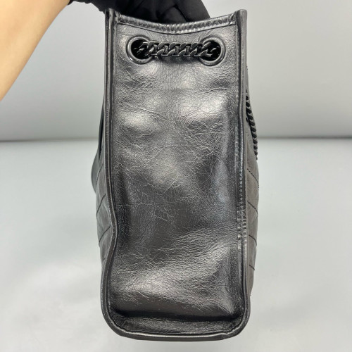 Yves Saint Laurent Medium Niki Shopping Tote Pull Up Leather Black Yves Saint Laurent Medium Niki Shopping Tote Pull Up Leather Black