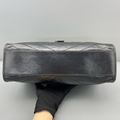 Yves Saint Laurent Medium Niki Shopping Tote Pull Up Leather Black Yves Saint Laurent Medium Niki Shopping Tote Pull Up Leather Black