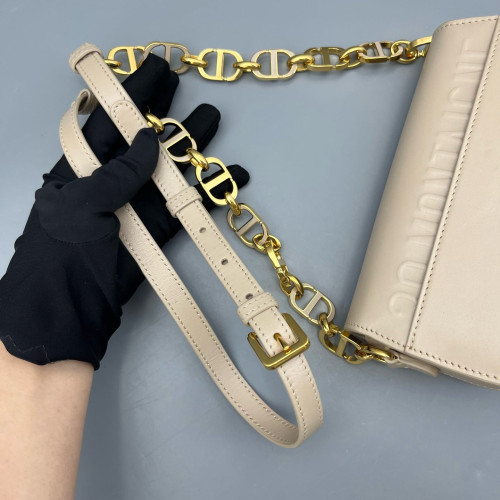 Dior Chain Hobo Calfskin Nude Pink Dior Chain Hobo Calfskin Nude Pink