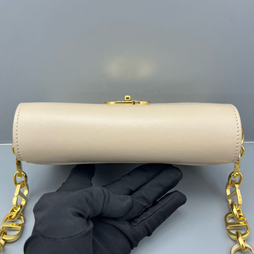 Dior Chain Hobo Calfskin Nude Pink Dior Chain Hobo Calfskin Nude Pink