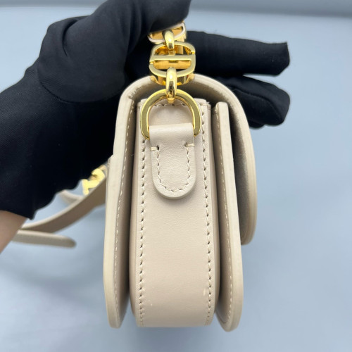Dior Chain Hobo Calfskin Nude Pink Dior Chain Hobo Calfskin Nude Pink