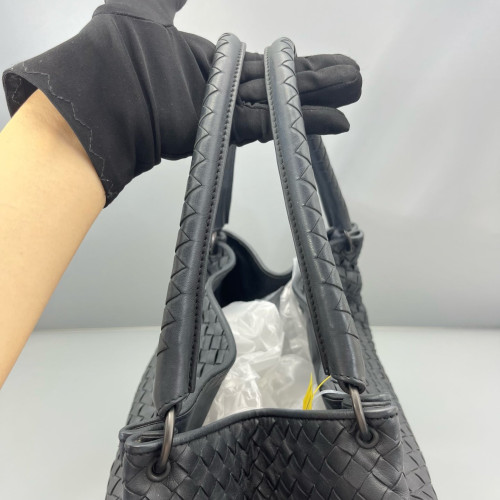 Bottega Veneta Medium Campana Hobo Calfskin Intrecciato Grey
