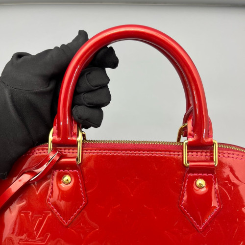 Louis Vuitton Alma PM Vernis Red
