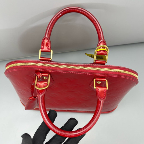 Louis Vuitton Alma PM Vernis Red