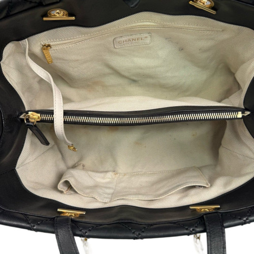 Chanel Quilted Tote Bag Lambskin Black