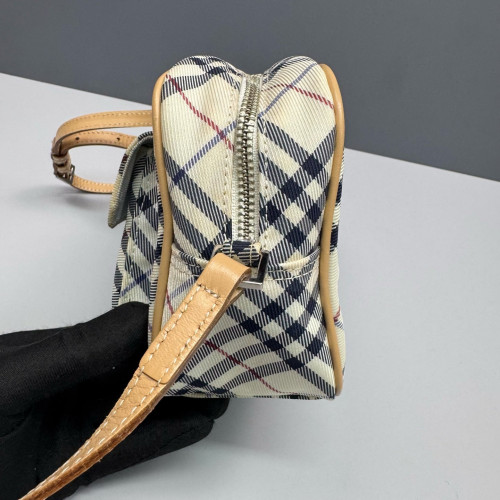 Burberry Camera Case House Check Calfskin Beige Black Red