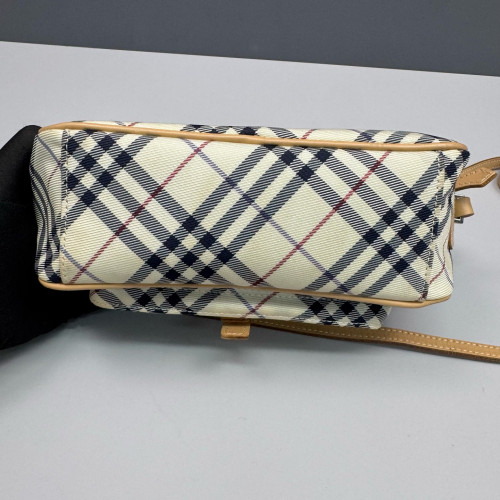 Burberry Camera Case House Check Calfskin Beige Black Red