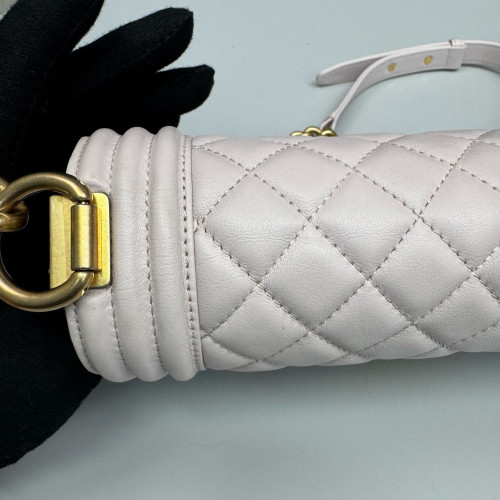 Chanel Quilted Medium Top Handle Boy Flap Lambskin Pale Orchid Chanel Quilted Medium Top Handle Boy Flap Lambskin Pale Orchid