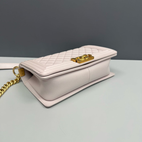 Chanel Quilted Medium Top Handle Boy Flap Lambskin Pale Orchid Chanel Quilted Medium Top Handle Boy Flap Lambskin Pale Orchid