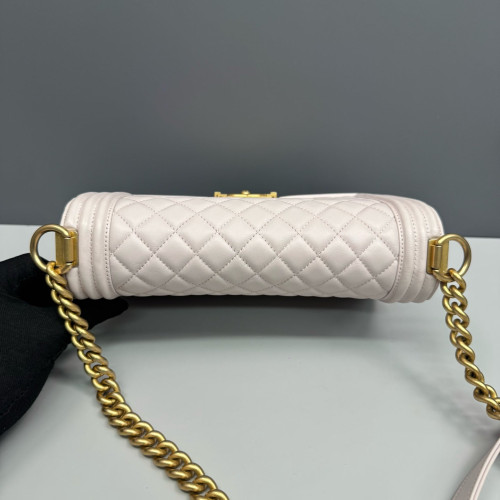 Chanel Quilted Medium Top Handle Boy Flap Lambskin Pale Orchid Chanel Quilted Medium Top Handle Boy Flap Lambskin Pale Orchid