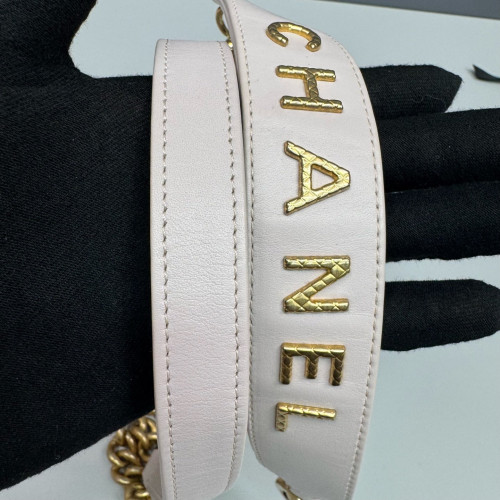 Chanel Quilted Medium Top Handle Boy Flap Lambskin Pale Orchid Chanel Quilted Medium Top Handle Boy Flap Lambskin Pale Orchid