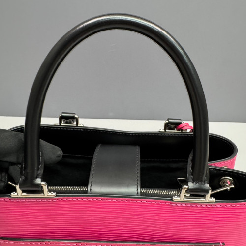 Louis Vuitton Kleber PM Epi Fuchsia